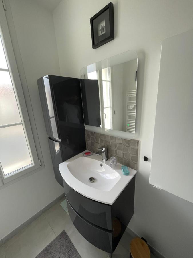 meublé 3 étoiles à 800m de la cure et centre ville Rochefort-sur-Mer Extérieur photo