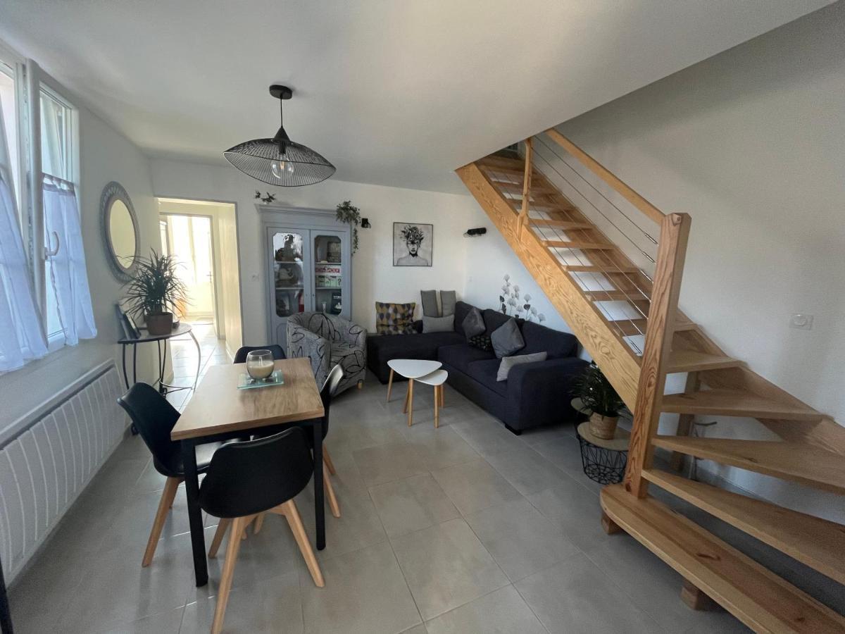 meublé 3 étoiles à 800m de la cure et centre ville Rochefort-sur-Mer Extérieur photo