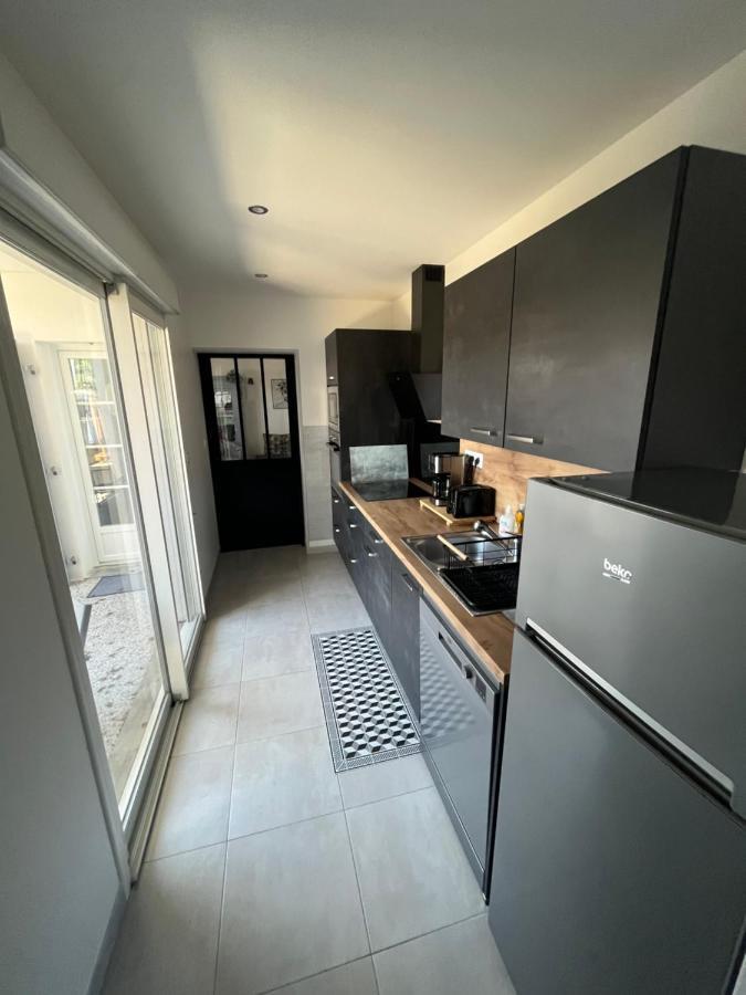 meublé 3 étoiles à 800m de la cure et centre ville Rochefort-sur-Mer Extérieur photo
