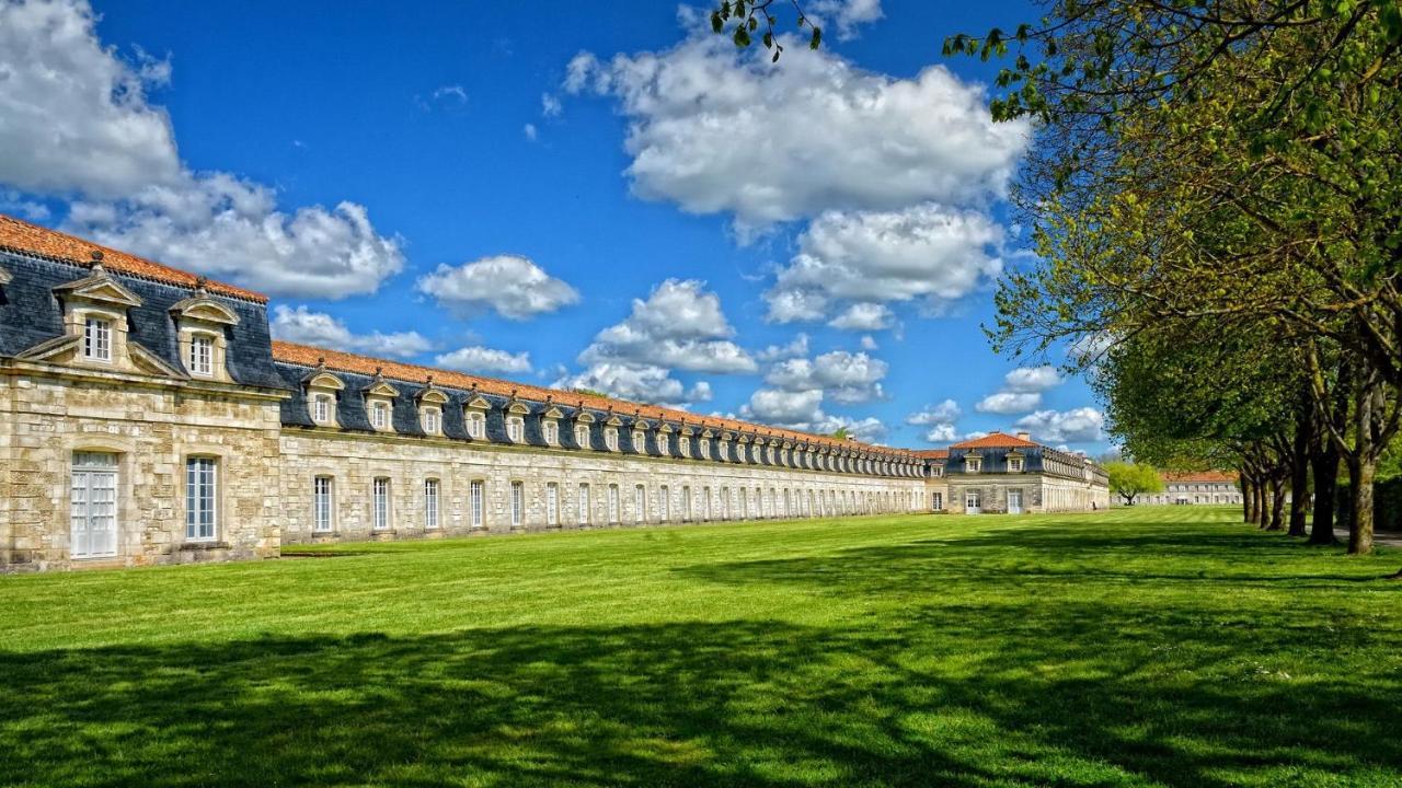 meublé 3 étoiles à 800m de la cure et centre ville Rochefort-sur-Mer Extérieur photo