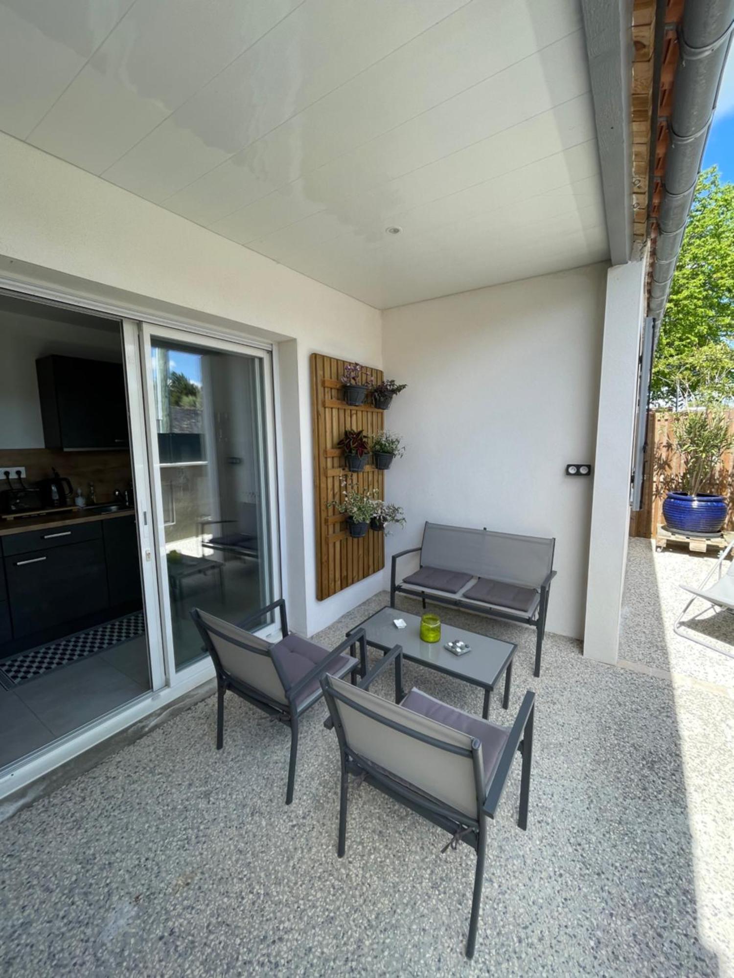 meublé 3 étoiles à 800m de la cure et centre ville Rochefort-sur-Mer Extérieur photo